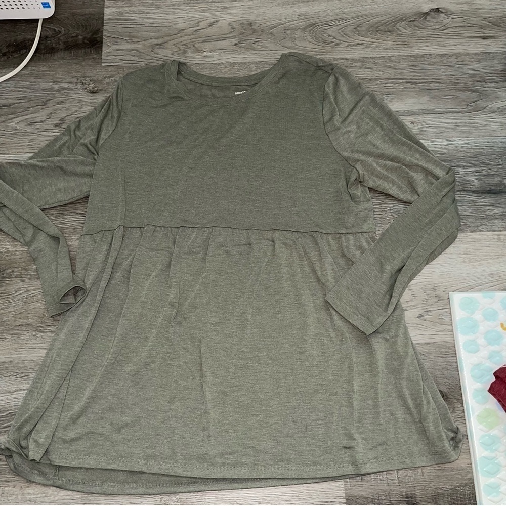 Long sleeved maternity shirt